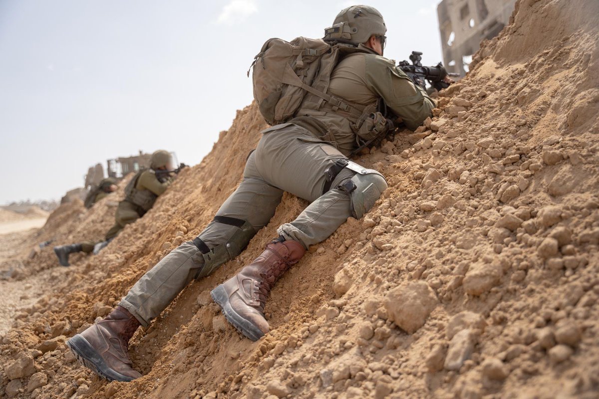 ProudSabraMan's tweet photo. #IDFFeed: The IDF fights terrorism face to face.
🪂In the air
🤿In the sea
⚔️on the land
God Bless Israel #AmIsraelChai 💙🤍 https://t.co/CFJPEQYkof