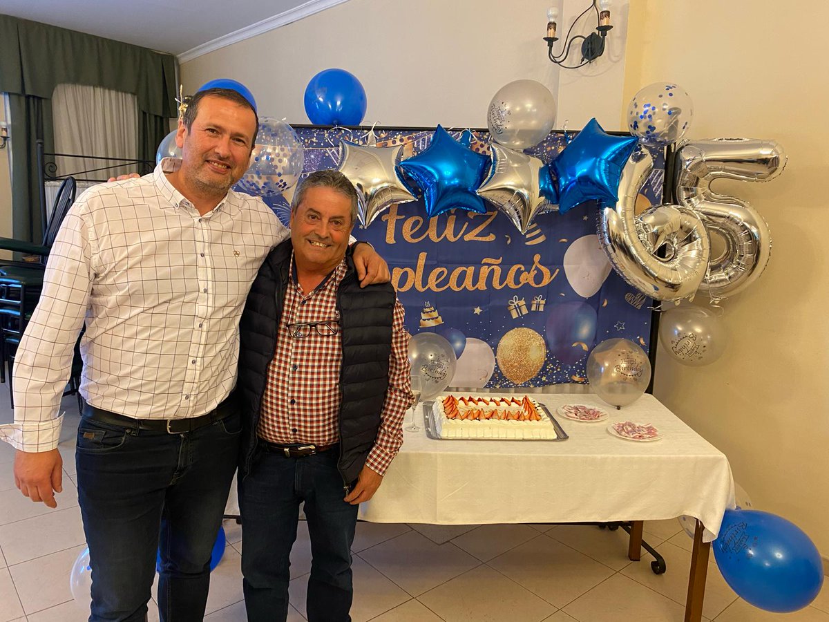 Feliz cumpleaños AMIGO
A celebrarlo como te mereces
Por otros 65 más
Un abrazo