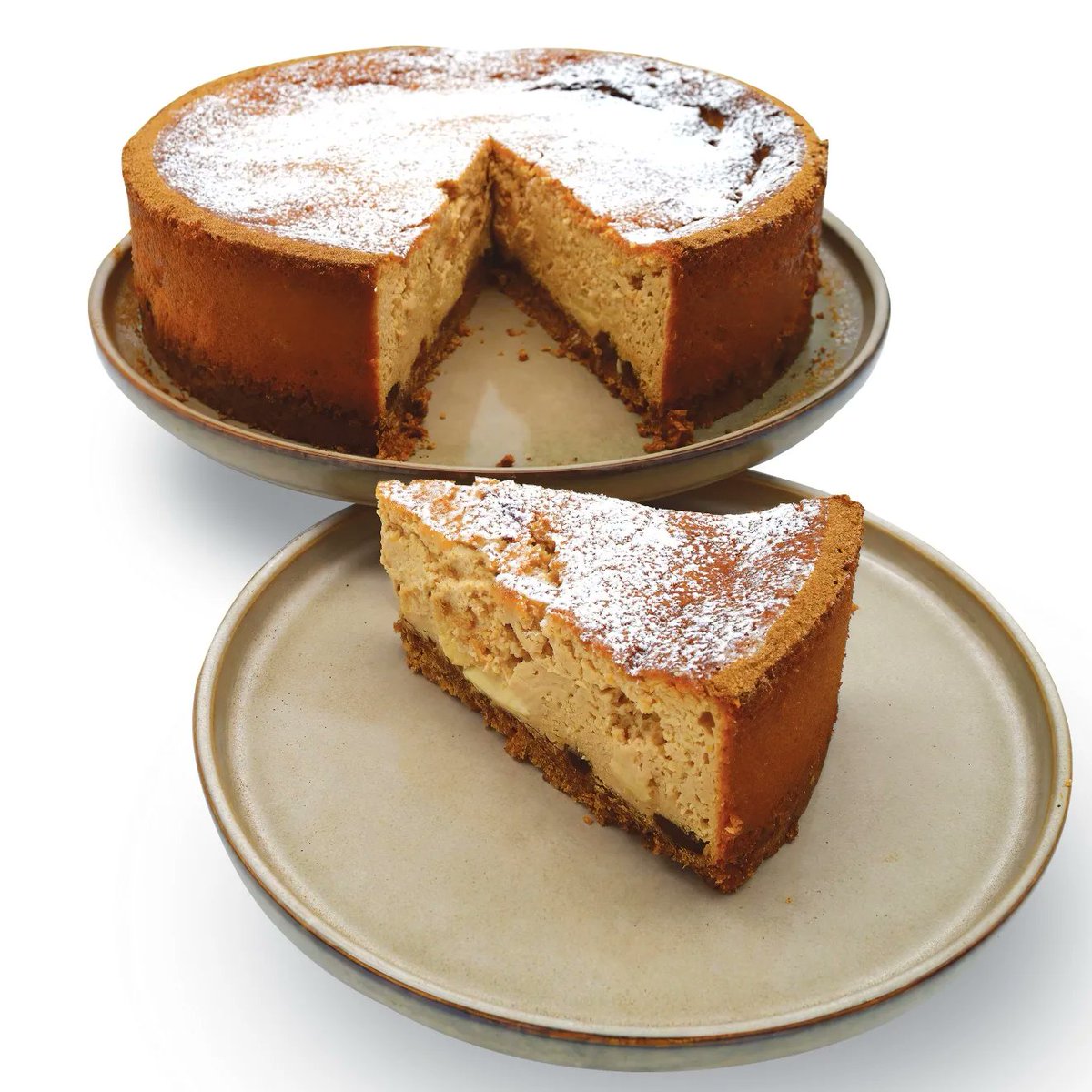 Looking for the ultimate Sunday comfort cheesecake? We got the perfect solution 👌
Apple pie cheesecake is the special of today.#apple #applepie #applestore #applecheesecake #applepiecheesecake #🍏 #🍎 #appletart #appletarte #bakersSpotlight #baking #art #baker #love #pastryarts