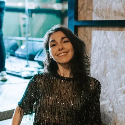 После того, как у меня спиздили мой твиттер, я решила закрыть для себя эту соцсеть. И только  Никита Кологривый и его гражданская позиция восхитили меня на столько, что я вернулась следить за самыми последними событиями ! Приветули!  Ваша Вера