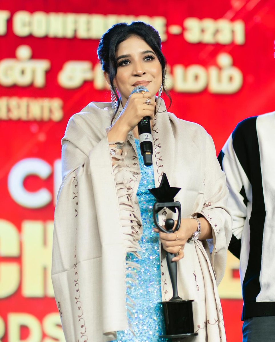 Sakshi Agarwal got the game changer awards night❤️🔥

@ssakshiagarwal deserv all time for “Most Inspiring Actress” 🥰🔥
Big Congratulations #SakshiAgarwal 
#natshathiram #RotaryInternational #TamilCinema #actress #gamechanger