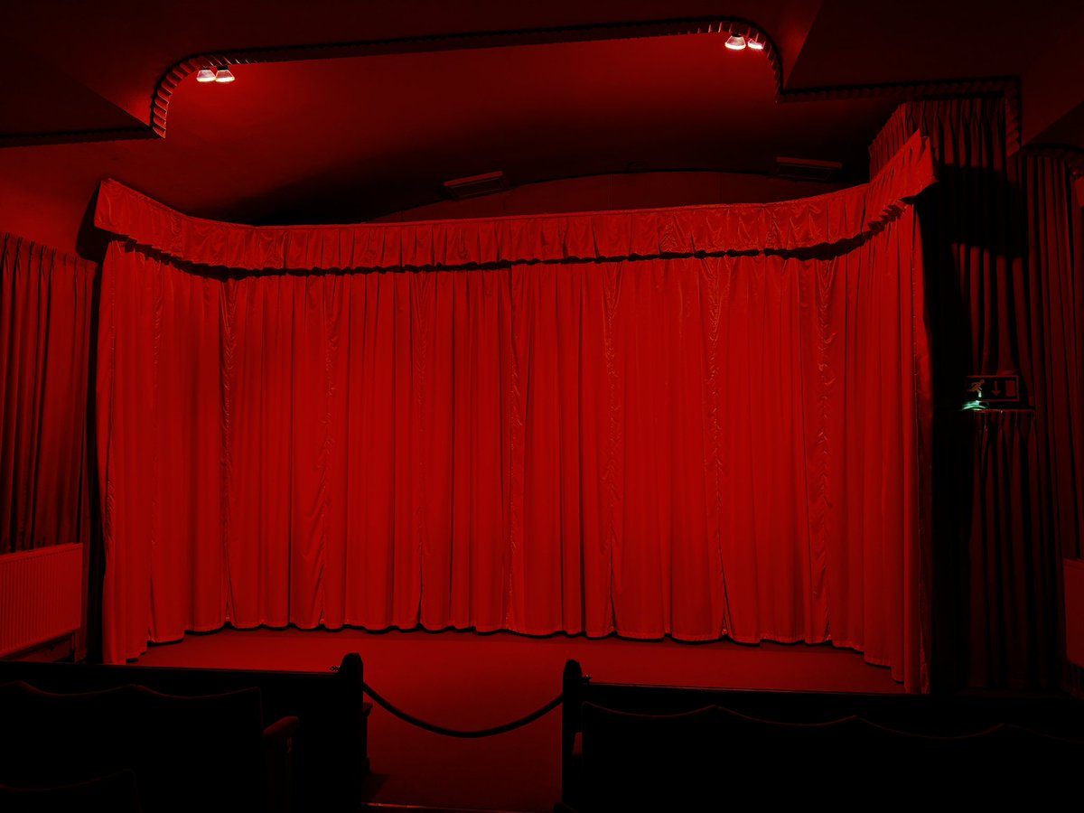 What a delight to see Wicked Little Letters last night with a packed house at the wonderful Empire cinema in Sandwich. It opened in 1937 before becoming a bingo hall in the 70s. Reopened as a cinema in 1993 it’s been independently run ever since.