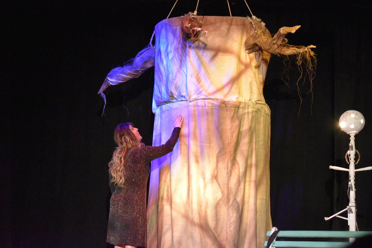 CulturaRem's tweet photo. 🎭| Fátima llegó a Remedios y lo recibió un público que, acostumbrado al buen arte, agradece estos espacios. 

La 38 puesta en escena de la obra «Fátima y el parque de la fraternidad» tuvo lugar en la noche de este sábado en la sede del teatro Guiñol Fidel Galbán de Remedios https://t.co/qfM4O4nk28
