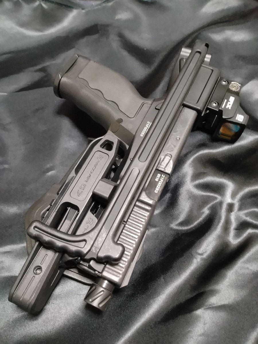 makomako_2010's tweet photo. USW A1にリカバータクティカルのG7 OWBホルスター(グロック用)を使用してみました。
ホルスターとストックが接触する部分を削ることで使いやすくなります。
#ReCoverTactical
#USWA1 https://t.co/1rMSOalvxE