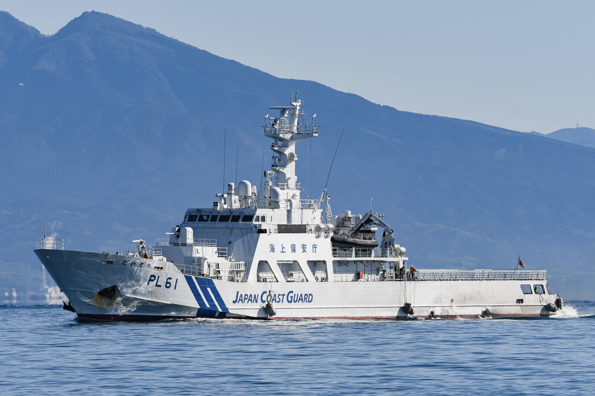 海月  10月15日以降 高知新港 海上自衛隊 護衛艦「いせ」「いかづち」2隻同時一般