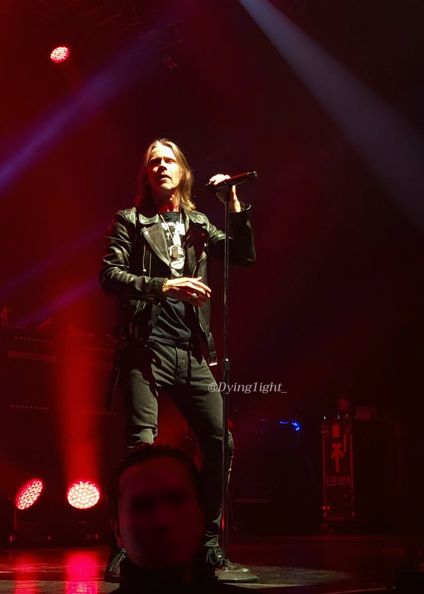 Dying1ight_'s tweet photo. Slash feat. Myles Kennedy and the Conspirators 
2023 03 09 Live at Seoul, Korea
#smkc https://t.co/ofQFJdycLj