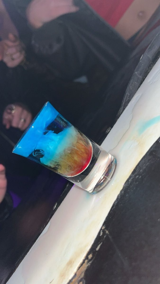 Aquamiro16's tweet photo. Art 🖼️ 
#hotshotsamsterdam https://t.co/2yArz8bGHH