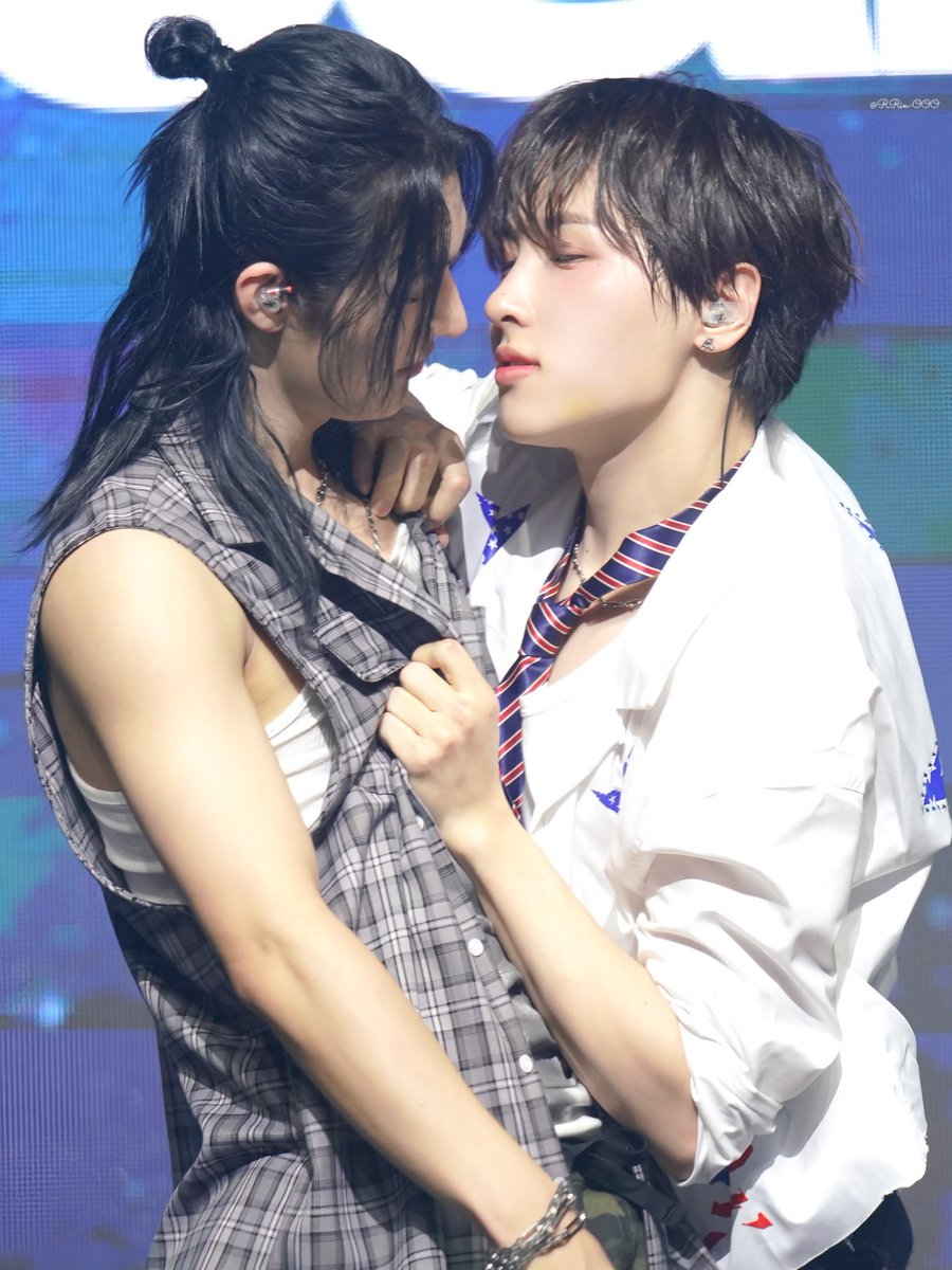 RRin_OOO's tweet photo. 240310
OnlyOneOf 2024 World tour
dOpamine in Seoul 
Day2 

😍😍😍

#OnlyOneOf #온리원오브
#OnlyOneOfWorldTour2024 
#OnlyOneOf_WorldTour_dOpamine_in_Seoul
#리에 #Rie #준지 #JunJi https://t.co/Ro9Q2pDG11