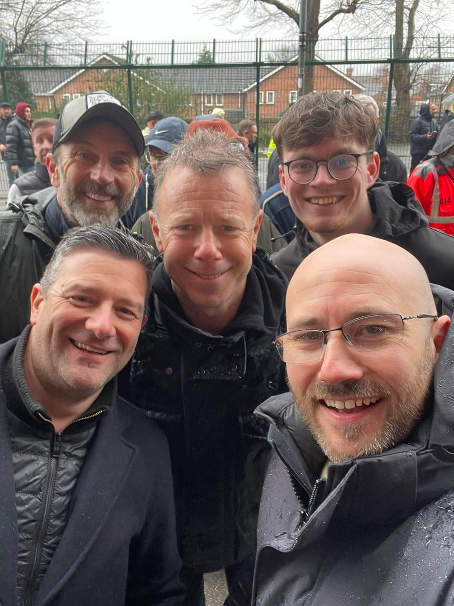 <a href="/YorkshireSpurs/">Yorkshire Spurs</a> &amp; <a href="/Howellsey/">David Howells</a> at Villa
Lads there, obviously 🤣
#coys
