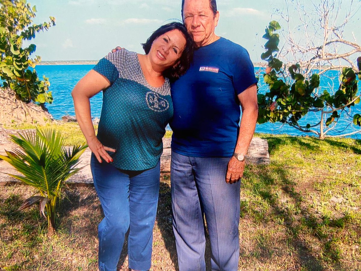 Papito hoy como cada año día de tu cumple. Con mucho amor besos y abrazos hasta el cielo!