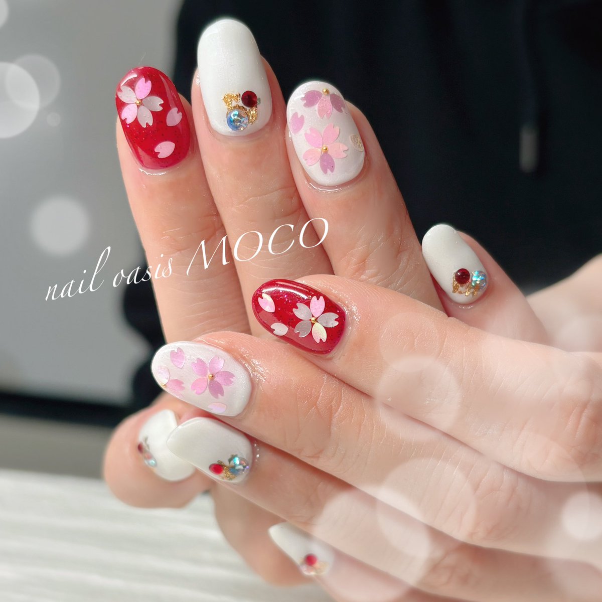 nailoasismoco's tweet photo. ネイルでお花見🌸💅
桜🌸
金箔とストーンが可愛いネイルです💅
ご新規様受付再開しております😊

#桜ネイル#枚方ネイルサロン#ネイルオアシスモコ#桜#cherryblossom#ネイル枚方#入学式ネイル#卒業式ネイル#お花見ネイル https://t.co/Wi8dSJNYeS