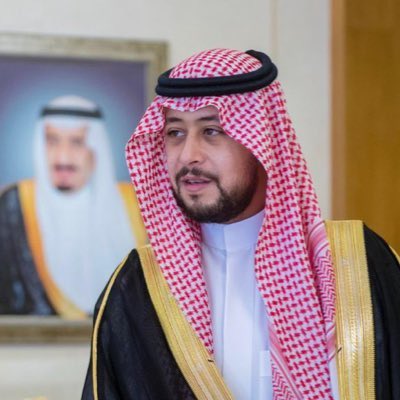 EmarahAlQassim's tweet photo. أكد سموه حسن خلقه وتفانيه في أداء عمله، سائلاً المولى عز وجل أن يسكنه فسيح جناته.. 

سمو #نائب_أمير_منطقة_القصيم يُعزي أسرة الناصر في وفاة الفقيد خالد بن عبدالعزيز الناصر - رحمه الله - . https://t.co/k30xgtFkhB