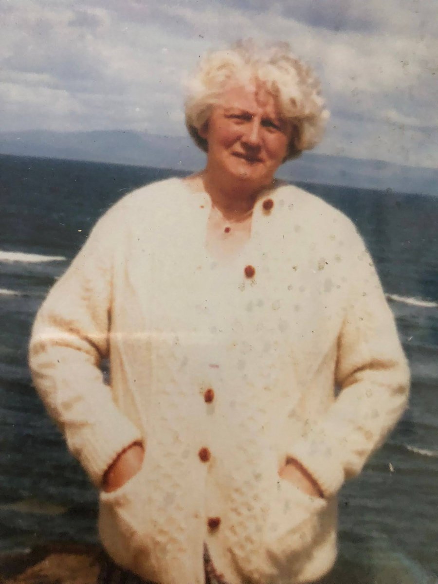 Clare_O_Hagan's tweet image. #MothersDay long gone but not forgotten. Lovely smile, beautiful #Bundoran in #Donegal. Fine #Aran #cardigan. #atlantic #Ocean