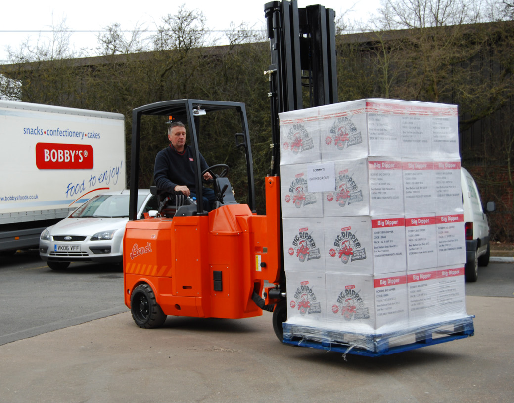 🍞🍫🍰  "Bendi was the right option for us. We now have trucks that are designed to go outside, unload vehicles, take the products inside and load them into pallet racking in one operation" - Bobby's Foods 🍞🍫🍰 

 #bendi  #solution #VNAForklift
