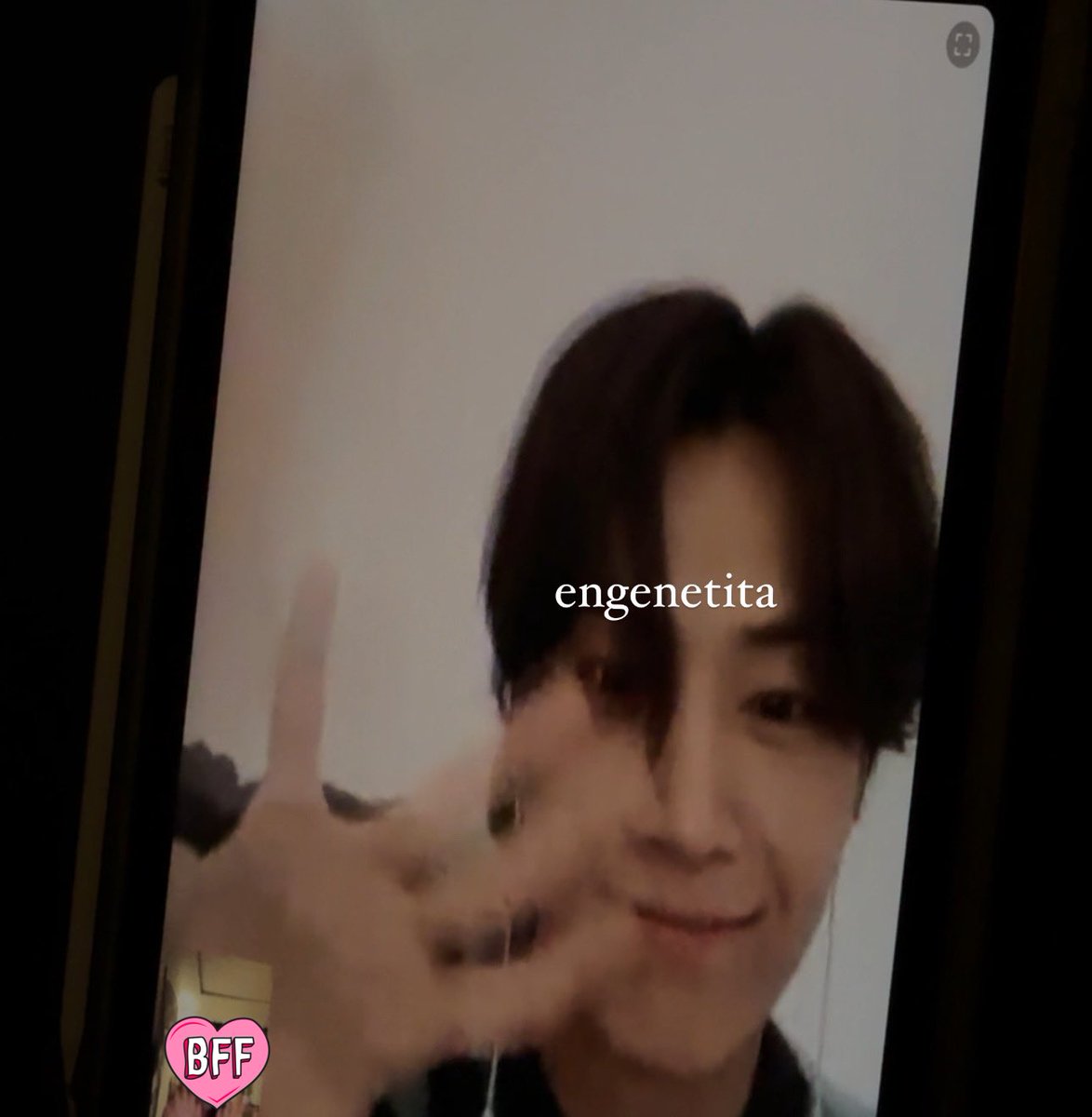 i told jay that ive been his fan since predebut and that he is fulfilling his promise of becoming an idol that his fans will be proud of, that i am proud of him.

i told jungwon that enhypen saved me and that they are my last idol. that i love him and i am not going anywhere! 🤍