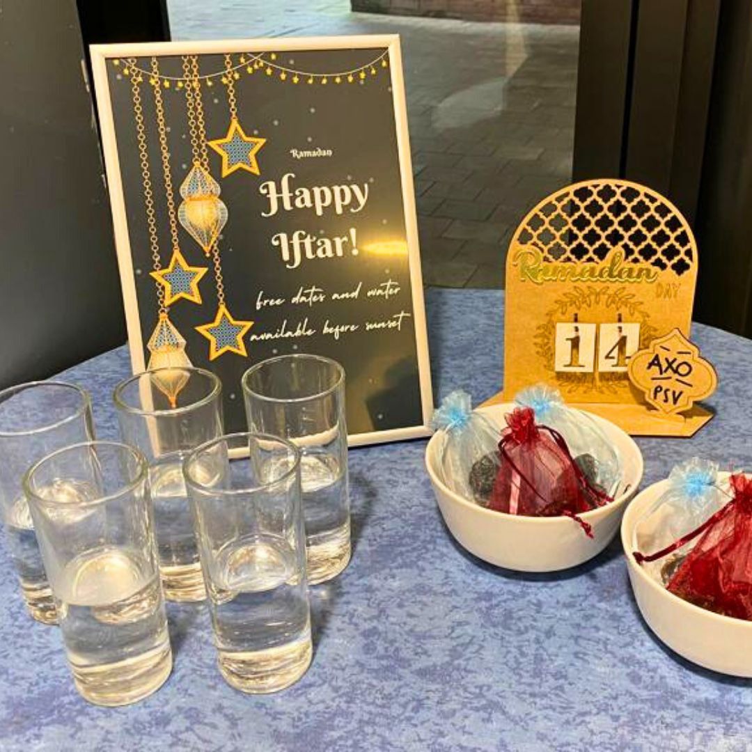 AxoStudent's tweet photo. Embracing the spirit of Ramadan 🌙✨ 

As Ramadan begins, we are delighted to celebrate this month of prayer, reflection, and community.

Wishing you all a blessed month!

#Ramadan #RamadanMubarak #AXOLife #Sunset #Community https://t.co/Mshriq1uTD