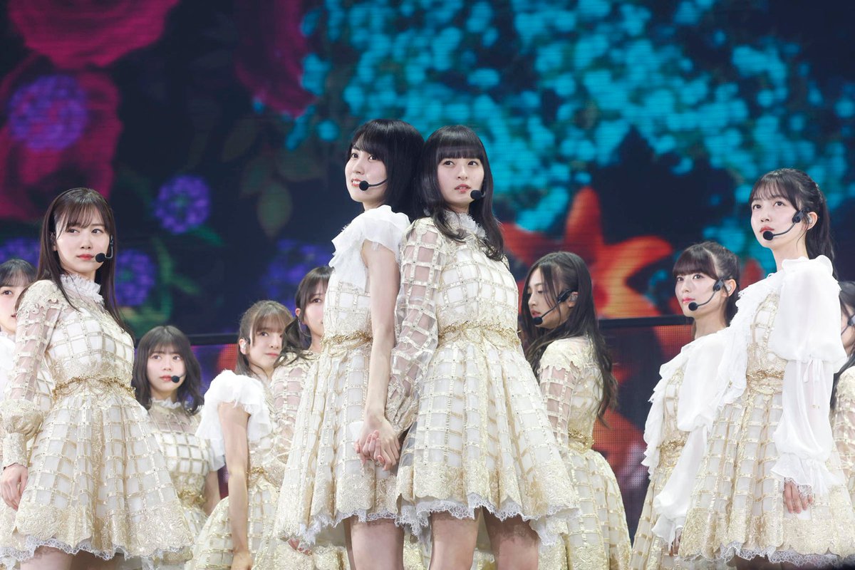 modelpress's tweet photo. 乃木坂46遠藤さくら、中西アルノと“ひっそり”距離縮める

菅原咲月が羨む「知らないもん！ずるい」

🔻写真・記事詳細はこちら
https://t.co/syAZRldhYw

@nogizaka46 #乃木坂46 #遠藤さくら #中西アルノ #菅原咲月 #12thバスラ #12thYEARBIRTHDAYLIVE #やっぱ乃木坂バスラだな https://t.co/22GCrW8qNb