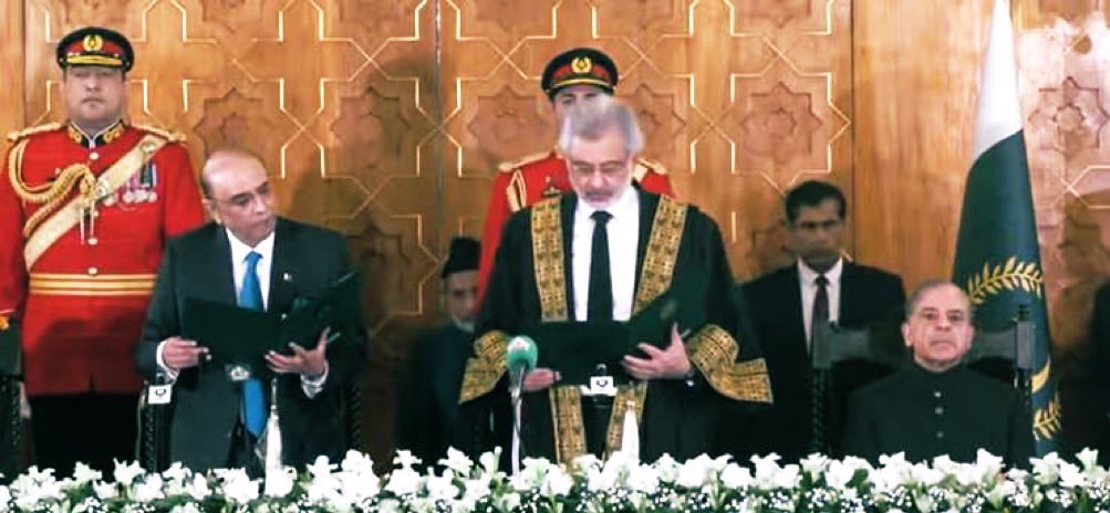 RaheeqAbbasi's tweet photo. پاکستان کی تباہی میں شامل تین سہولت کار کٹھ پتلیاں https://t.co/a7v6GIUTlw