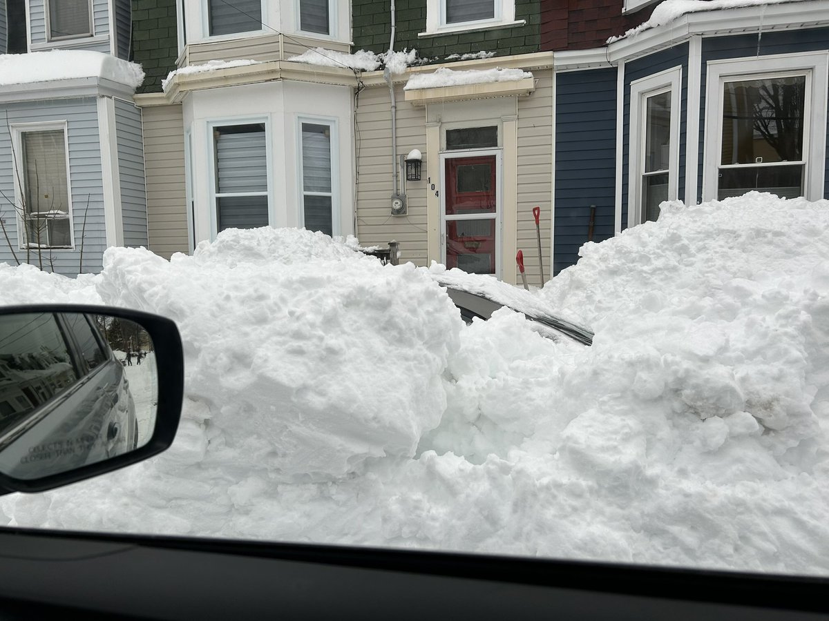 petrasrocks22's tweet photo. @CityofStJohns you’re great at snowpushing not so much snow clearing. Effectively ruining 12 hours  +of shovelling by your residents. I guess we all work for you now? These cars were cleared (by us all) lastnight. https://t.co/hoPfmxjPrj