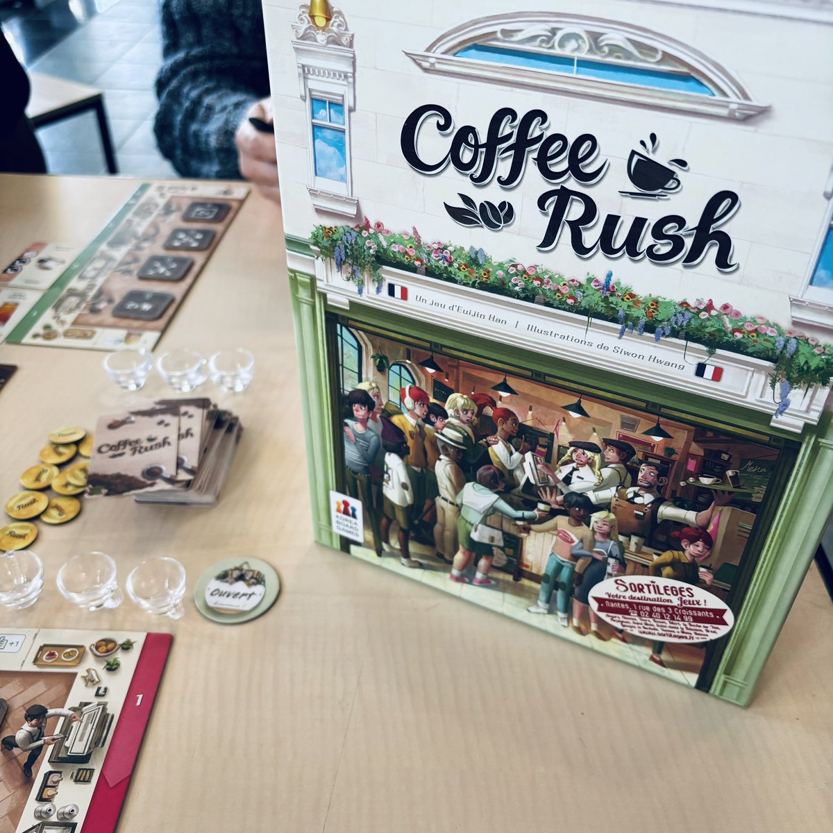 _Hina___'s tweet photo. Découverte de Coffee Rush pour commencer le festival du #Double6 avec son matériel trop mignon 😍 

#j2s #bgg #boardgames https://t.co/uRPU5eehdg