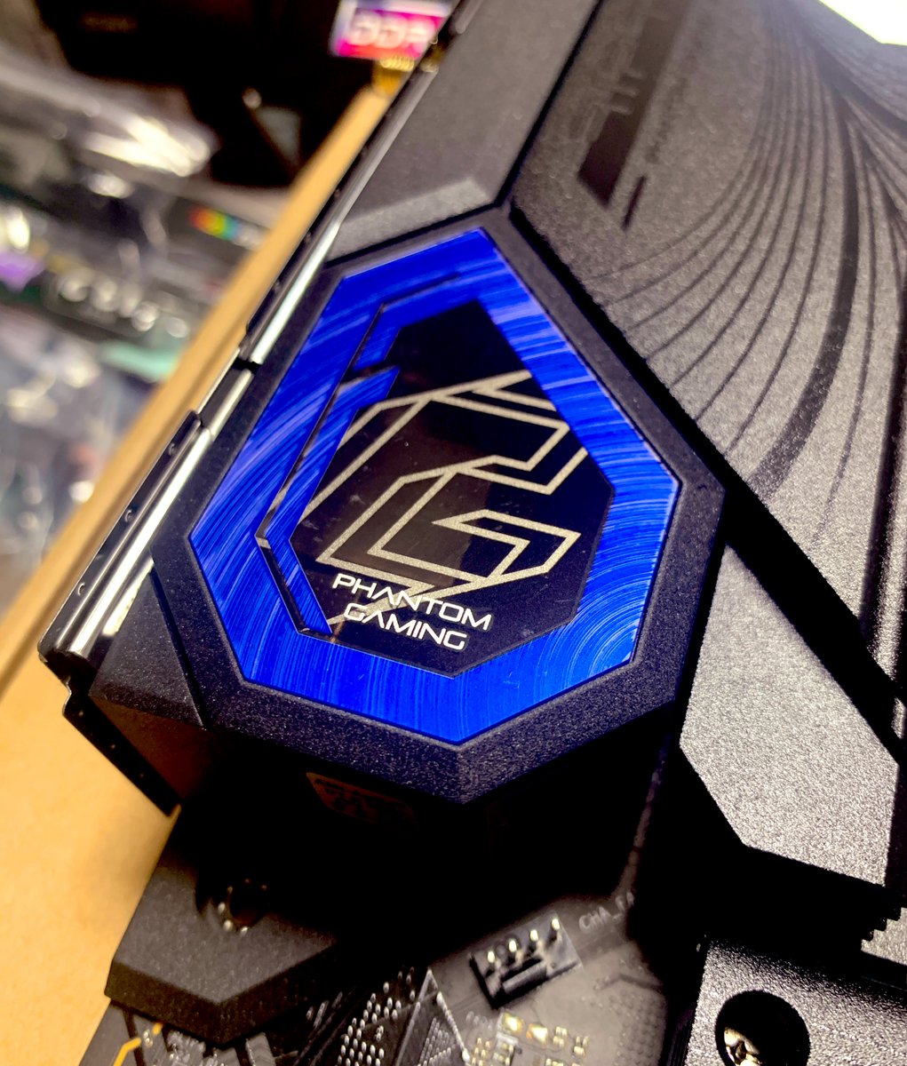 otame22's tweet photo. 美しい…🥺❤️ヘチヘチ組んでいきます
#ASRock #B650E #PhantomGaming
#名前で売れないと噂のB650E https://t.co/nmmtZpwa9X