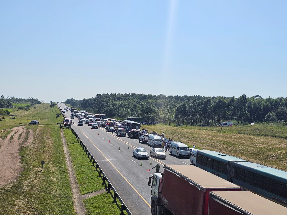 Mass casualty bus accident leaves 36 injured on the N2 near Bridge 14  buff.ly/4a73low

#ArriveAlive #MassCasualty #Busses #Collision <a href="/IPSSRescue/">IPSS Medical Rescue</a>
