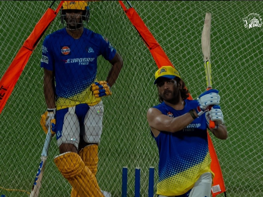 TATAIPL2025's tweet photo. THALA DHONI IN PRACTICE SESSION. 🦁 🔥
#TATAIPL2024 #IPL #MSDhoni https://t.co/7aY0t8MJHT