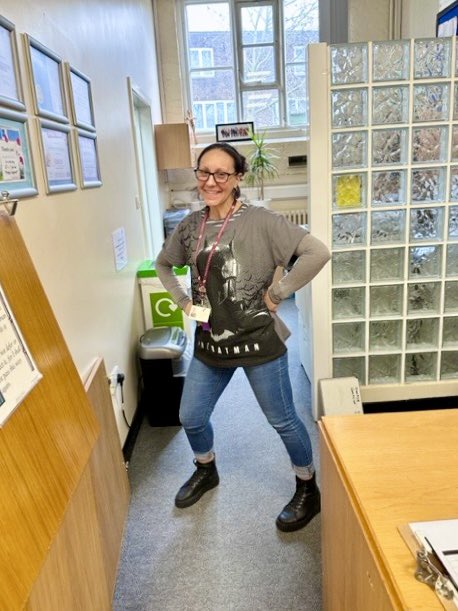 SJTDPrimary's tweet photo. Still celebrating #WorldBookDay2024 π
We love dressing up!
@WorldBookDayUK
#SeeMyselfinBooks #GuessWho https://t.co/fQUtoMQYim