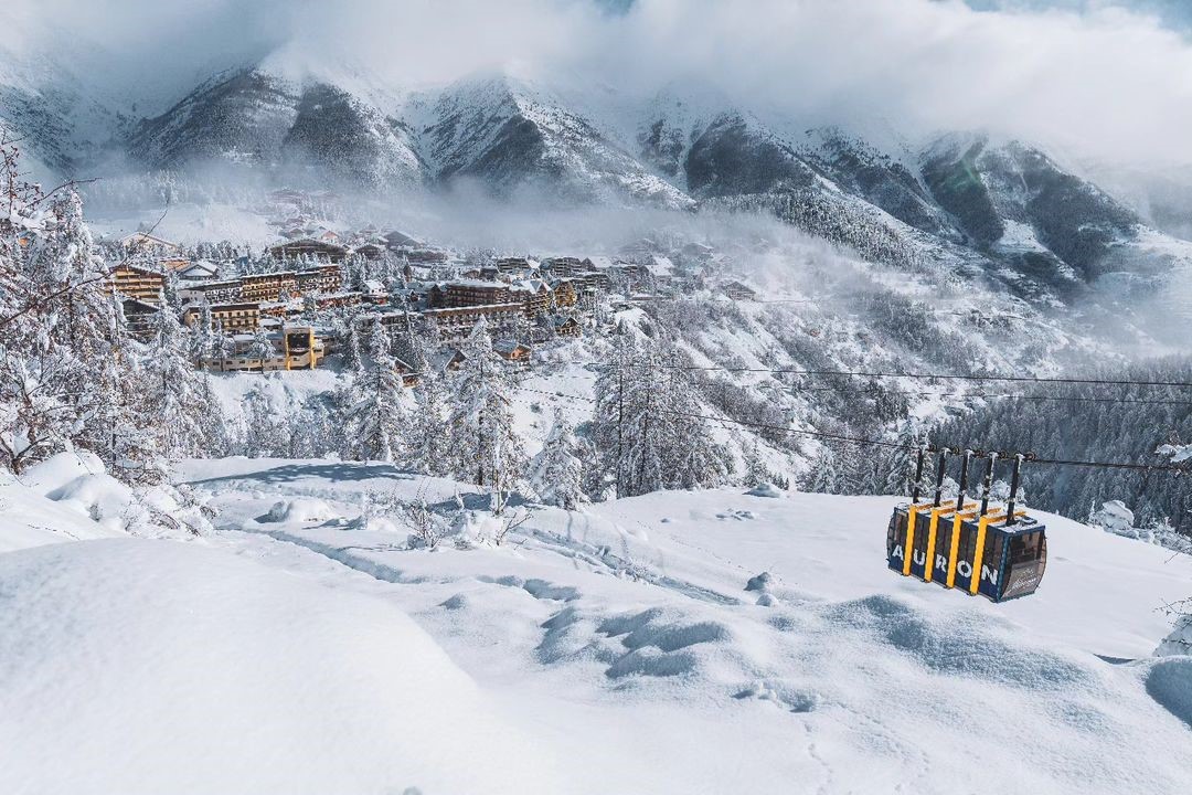 Deux paysages différents, une seule #CotedAzurFrance ...💙

📍<a href="/Eze_Tourisme/">Eze Tourisme</a>  <a href="/Auron_Officiel/">Auron Officiel</a> 
📸<a href="/jmlpyt/">jmlpyt photography</a> /zoom.dans.loeil.de.fab (IG)

<a href="/AlpesMaritimes/">alpesmaritimes</a> <a href="/lesstationsnca/">Les Stations NCA</a>