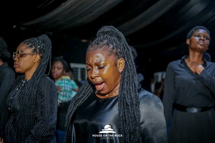 hotrumuahia1's tweet photo. |INTERCESSORY PRAYER|
What a mighty God we serve,
Blessed be the name of the Lord who makes us to triumph and see victory at all times.
We bless you name,
In Jesus name we pray, Amen.
#Intercessoryprayer
#Christdependence
#Hotrumuahia
#Hotronline
#Hotrservice
#Hotrmedia
#Hotr https://t.co/n0ziklKUqh