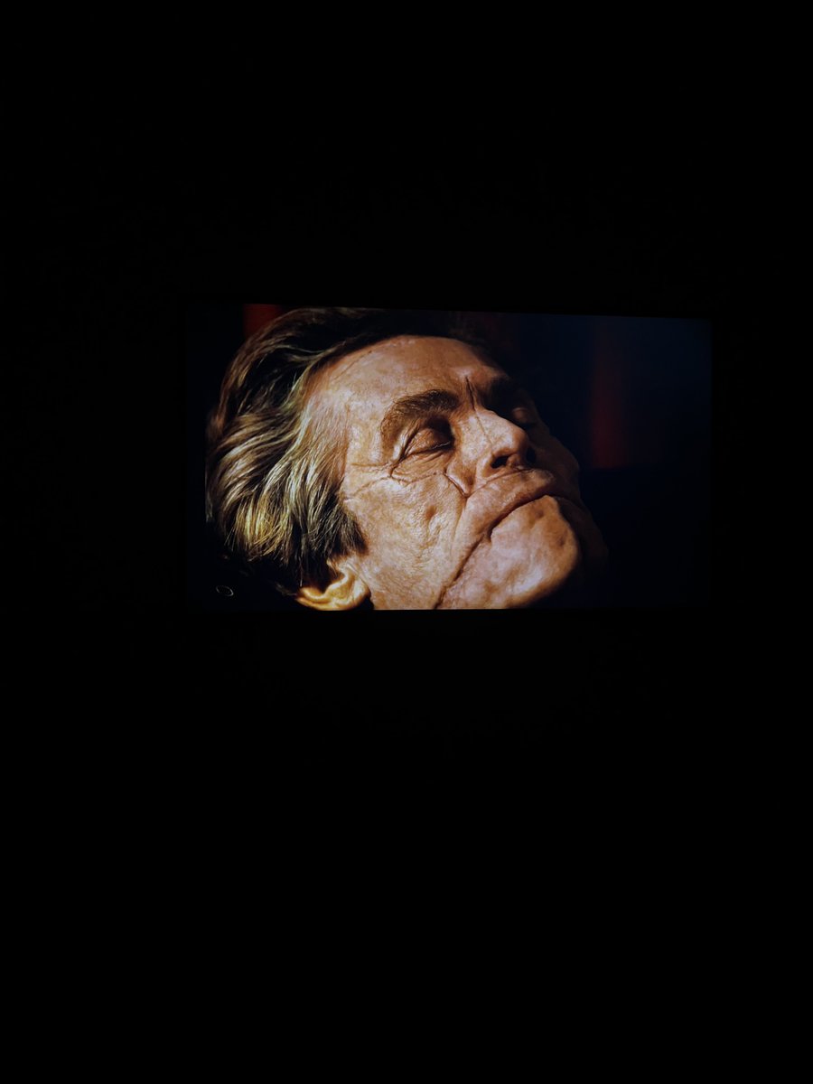 Obsessed with #PoorThings! It's become a top favorite for sure. Such a weird, beautiful, and symbolic film. Now I just want to see the world through Bella Baxter's colorful glasses!