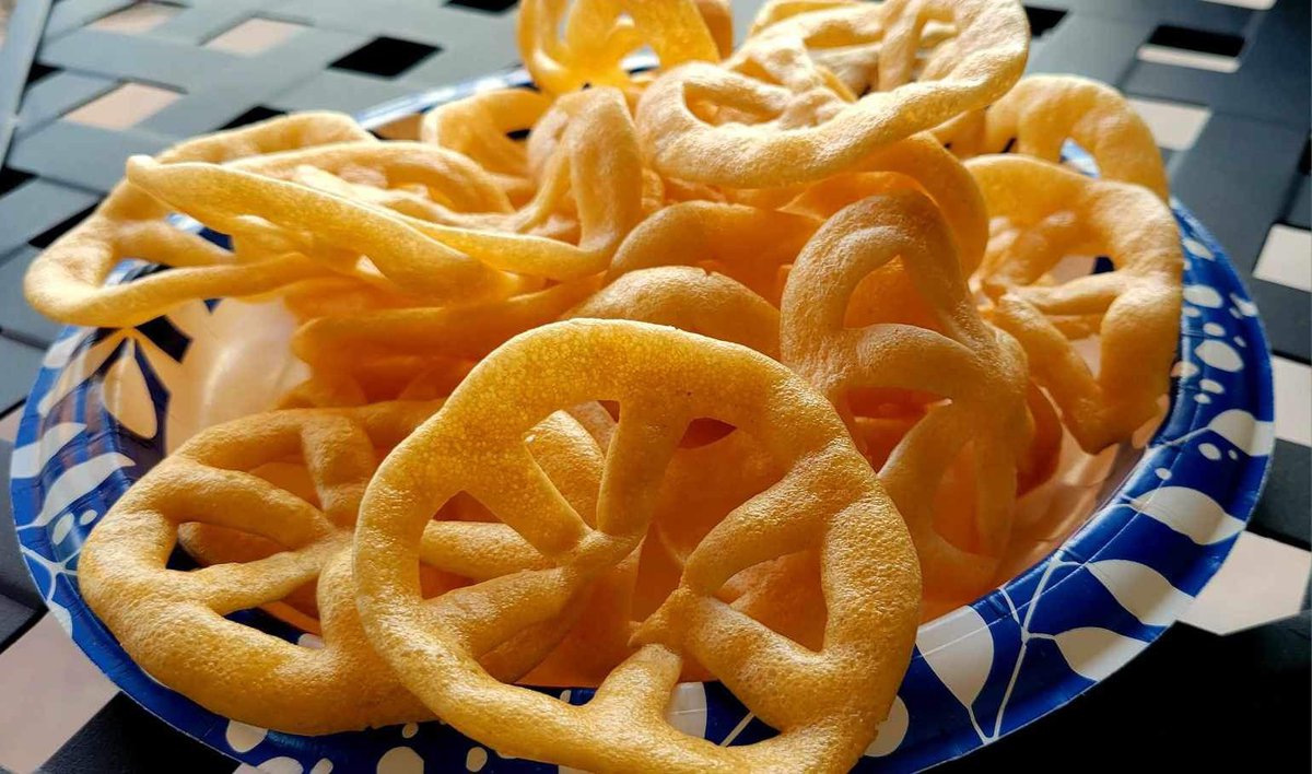 A special thank you to Dustin Vivian-Vea and his parents Gustavo and Marcela for hosting us for a team meal! Very grateful!! (3 of 4)