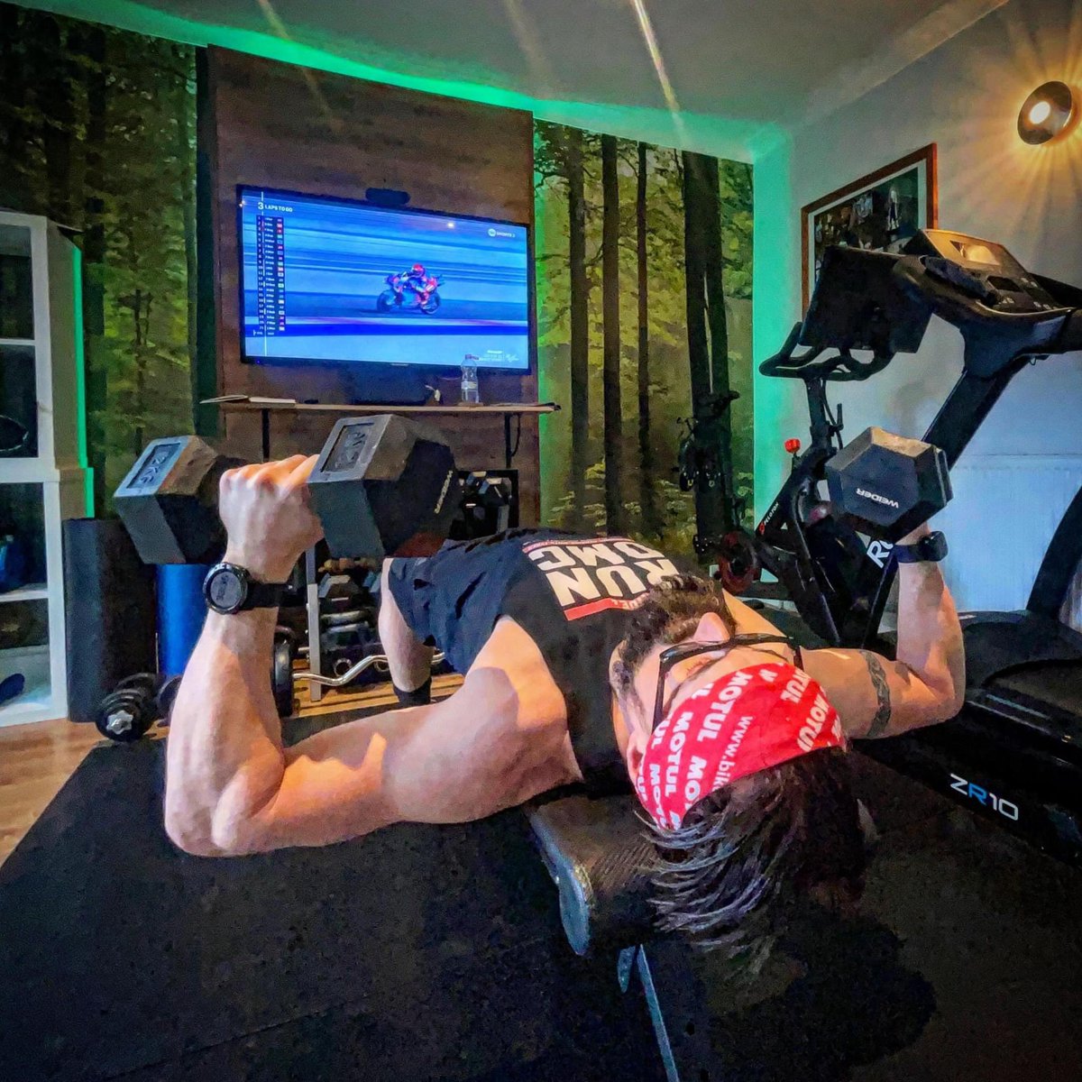 It’s Race Day.

Which means a visit to the Carlsberg Gym…..
Do @carlsberg make gyms? 
No, but if they did……..

@motogp @drtepi  #gym #gymlife #homegym #motorcycle #motorcycleracing #raceday #motorcycles #diaryofamotorcyclemechanic #fitover45 #fit #fitness #fitnessmotivation