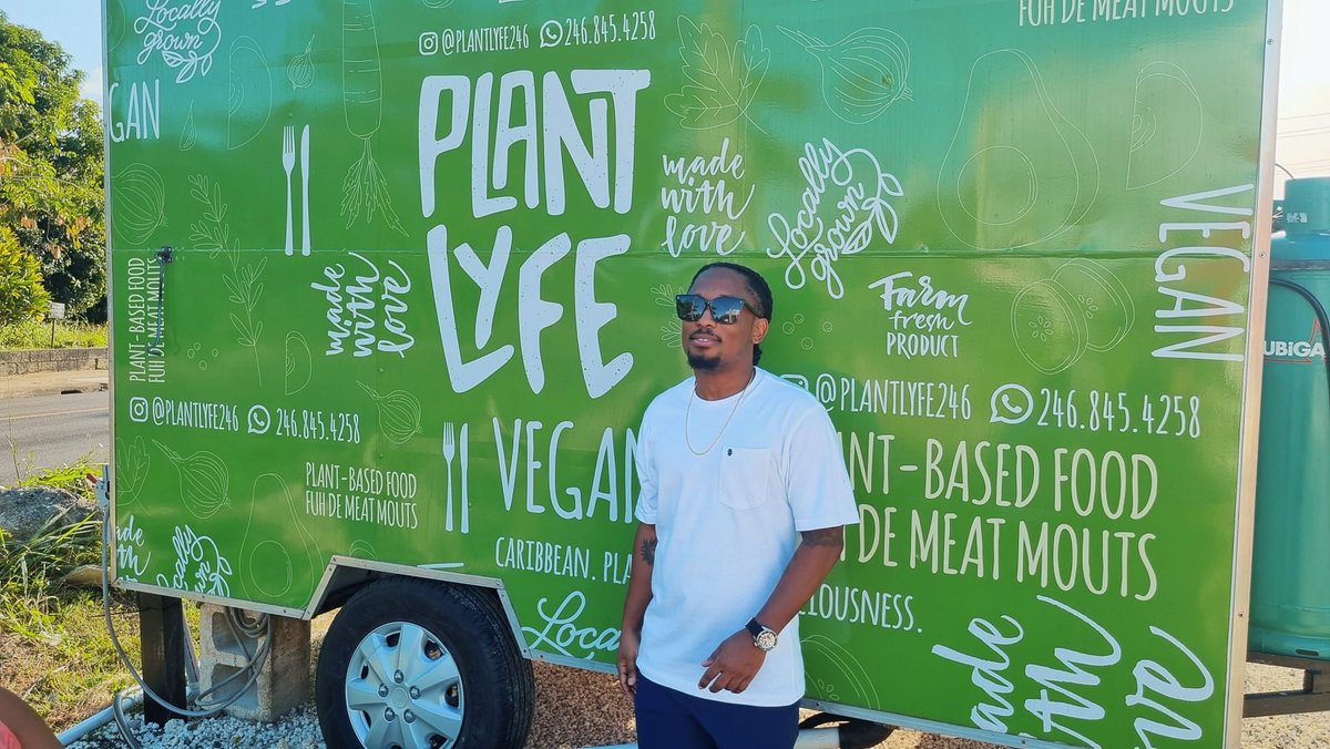 FoodxH's tweet photo. P L A N T L Y F E
@Allikatte does her thinggggggg.
#plantlyfe
#vegan
#family https://t.co/Jab44kfLMd