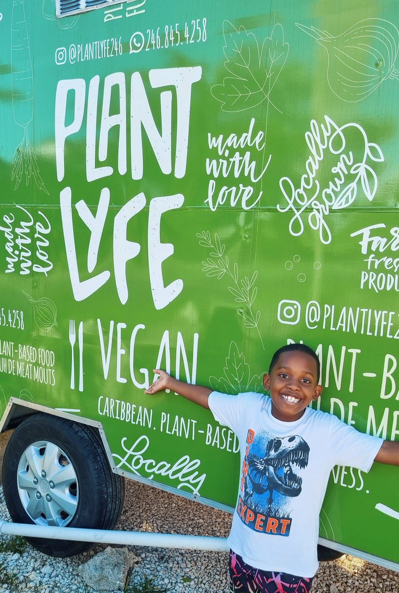 FoodxH's tweet photo. P L A N T L Y F E
@Allikatte does her thinggggggg.
#plantlyfe
#vegan
#family https://t.co/Jab44kfLMd