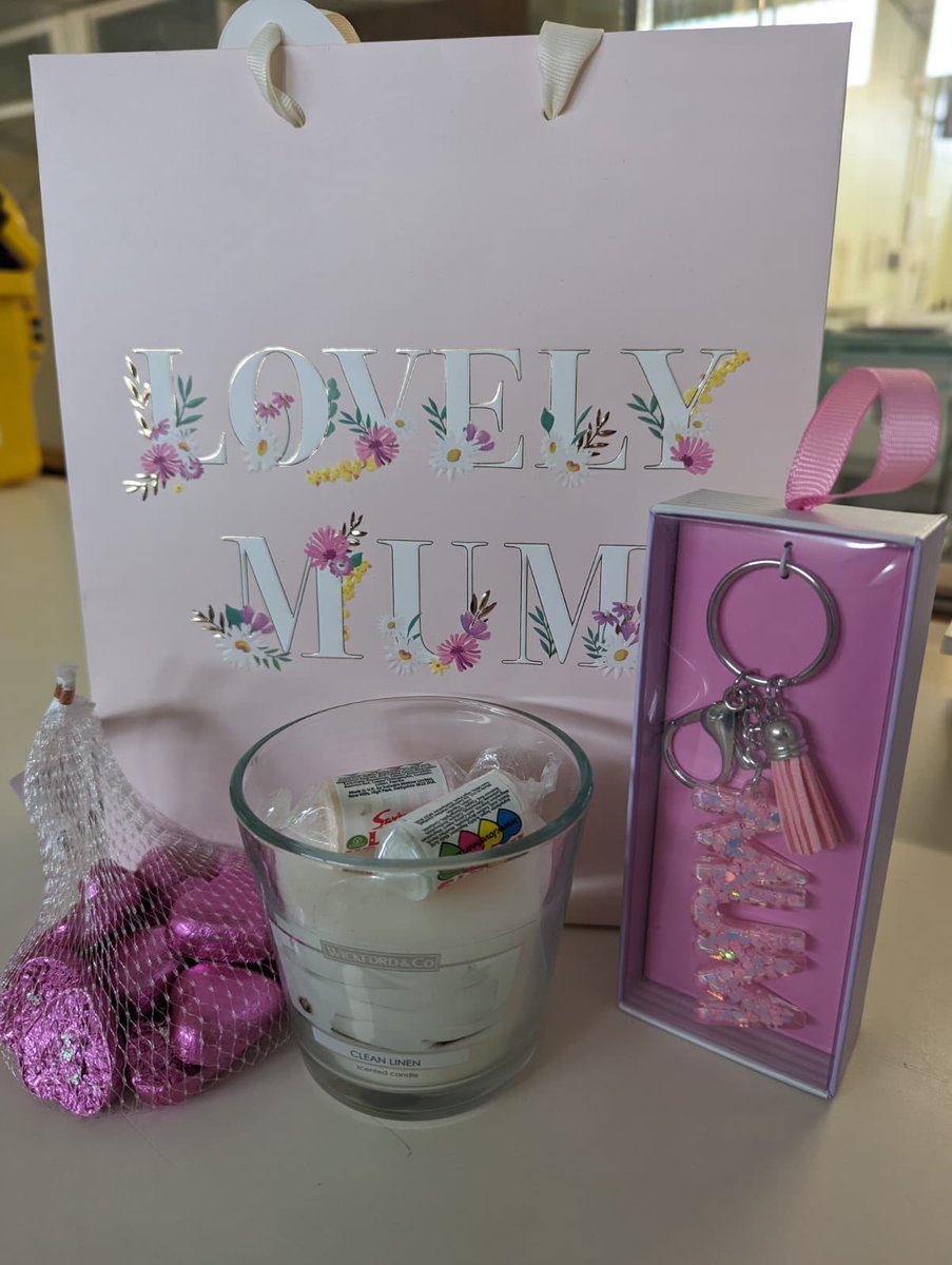 chloeltaylor___'s tweet photo. Celebrating Mother’s Day with all the babies at @AiredaleNHSFT Neonatal unit 🫶🏻♥️

🌸🌺🌷🌻🌼💐🌹🪷🪻

#MotheringSunday 
#mothersday2024 https://t.co/8DEzRroOSK