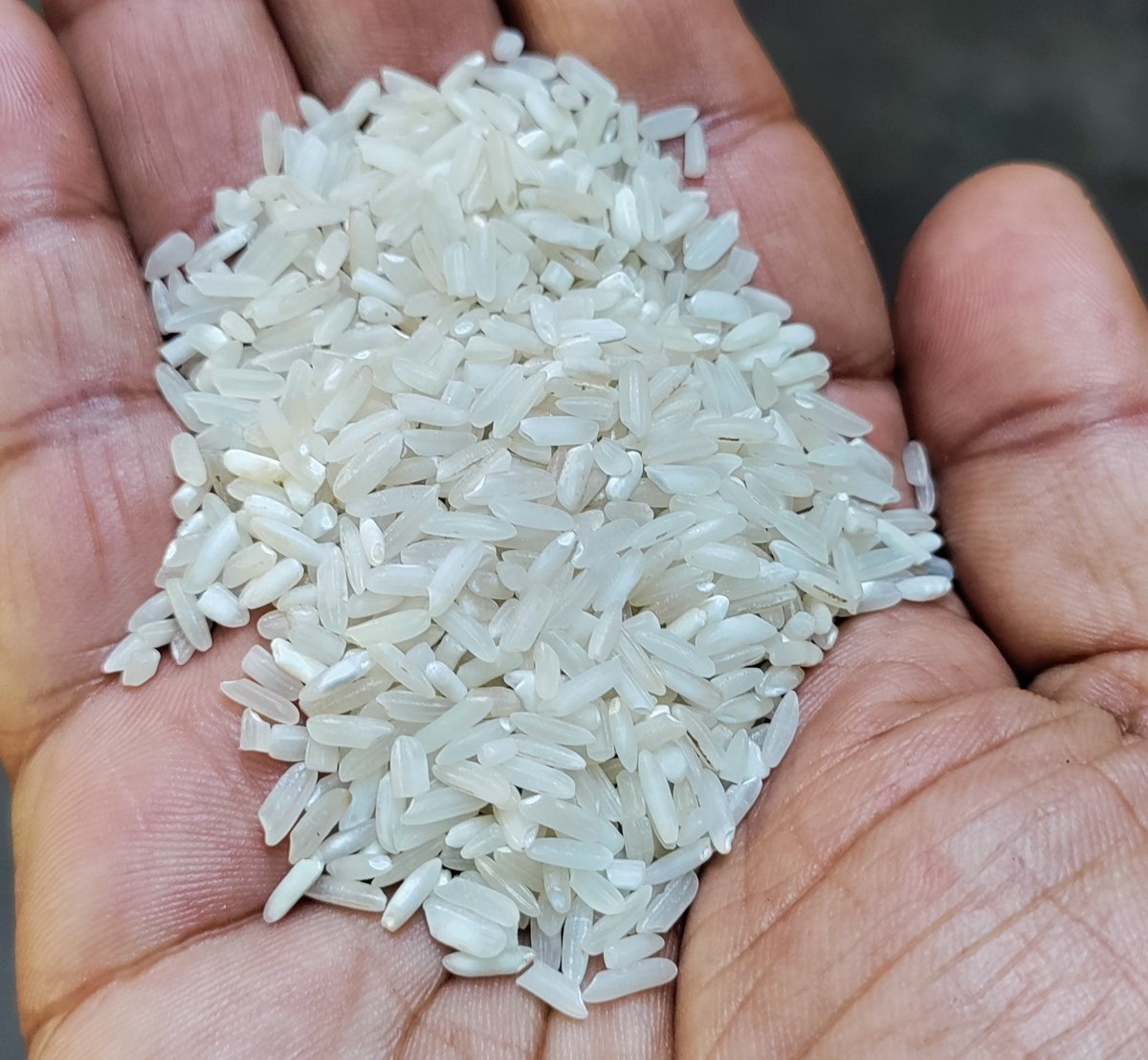 Tried #BharatRice in my relatives house yesterday at Cuddalore. 👌Quality. Kudos to the @narendramodi ji govt for introducing this. ₹290 for 10kgs. Its unpolished. The good part is, It's reaching the rural areas too.