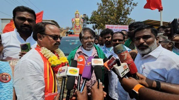 Dr_NarenS's tweet photo. கள்ளக்குறிச்சி தொகுதி நாம் தமிழர் கட்சி வேட்பாளர் அண்ணன் ஜெகதீசப் பாண்டியனை ஆதரித்து ஏத்தாப்பூர் முத்துமலை முருகன் கோயிலில் இயக்குநர் பாரதி ராஜா பரப்புரையை தொடங்கி வைத்தார்
#விழவிழஎழுவோம் #நாம்தமிழர்_2024 #Seeman4TN #SeemanVsModi #NaamTamilarKatchi https://t.co/r5lXZo0M8c