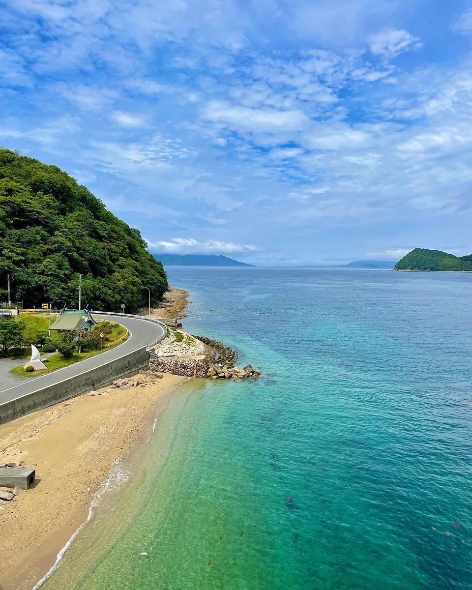 Sunshine, beaches, there are many interesting things in life, as long as we are good at discovering, right, that is it.