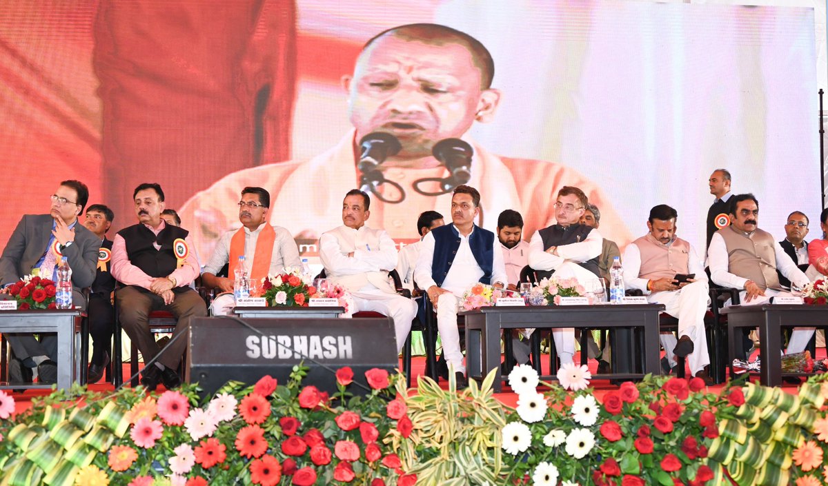 mpashishdubey's tweet photo. आज आदरणीय प्रधानमंत्री श्री @narendramodi जी ने जबलपुर डुमना विमानतल के नये टर्मिनल का वर्चुअल लोकार्पण किया।
उड्डयन मंत्री @JM_Scindia उपमुख्यमंत्री @rshuklabjp मंत्री @MPRakeshSingh जी को बहुत बहुत धन्यवाद!
@PMOIndia @JPNadda @DrMohanYadav51 @BJP4India @BJP4MP @BJP4JabalpurMP https://t.co/LBWLoiQmUc