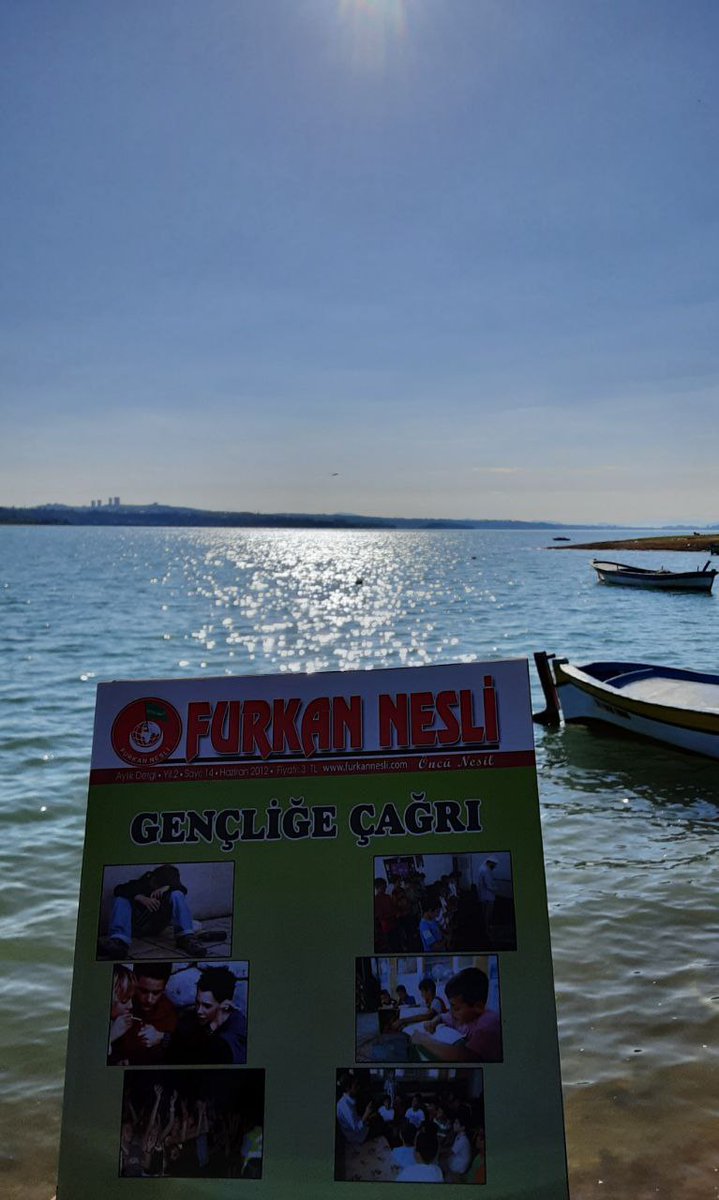furkannesliokur's tweet photo. 📸Heyecanlı okurlarımız tahlile gelene kadar gördüğü her manzarayı Furkan Nesli Dergisi ile süsleyerek gelmiş 

😊 14. Sayımızın tahlili resmi olarak başlamıştır arkadaşlar

#FurkanNesliOkuyoruz https://t.co/p4U5NnOZZv