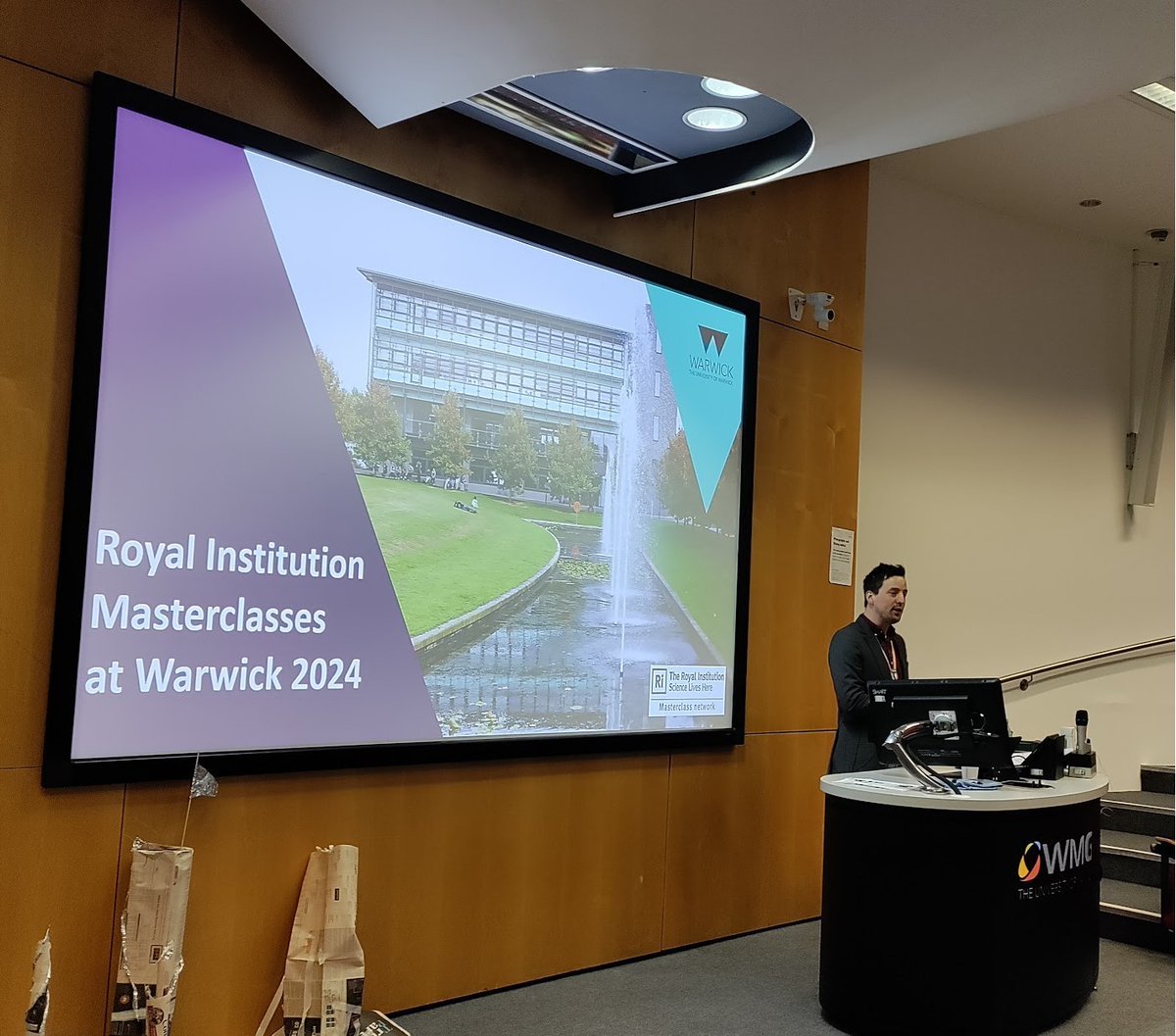 On Saturday we celebrated the achievements of year 9 students attending the @Ri_Science #masterclasses @uniofwarwick. @YeWanDae gave an inspirational talk to students & their parents. @Philjemmett led #Engineering & Helena Verrill #Maths #bsw24 @wmgwarwick @warwickmaths