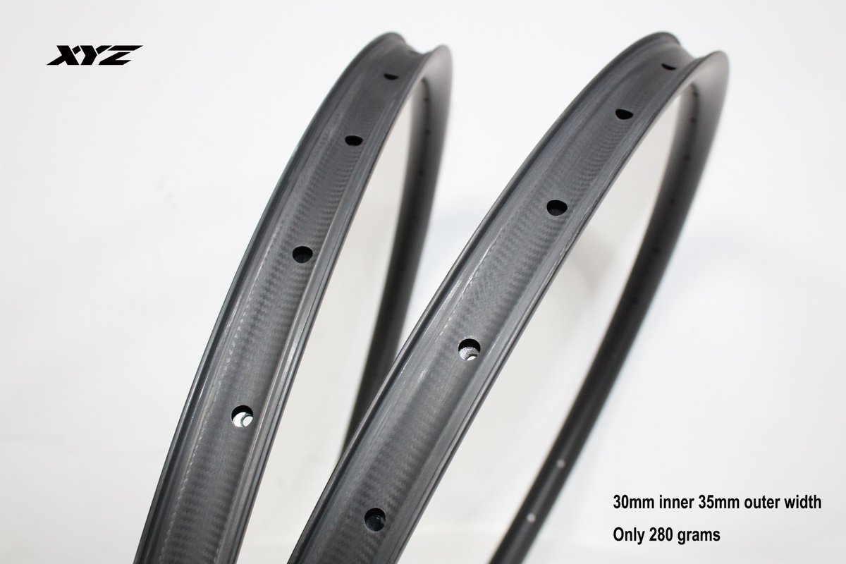 xyzbicycle's tweet image. Front and rear-specific carbon layups optimize strength and weight, 30mm internal rim width is optimized for 2.2 to 2.5in wide tires.   
#xyzrim  #A935S #carbonMTB #XC #OEM