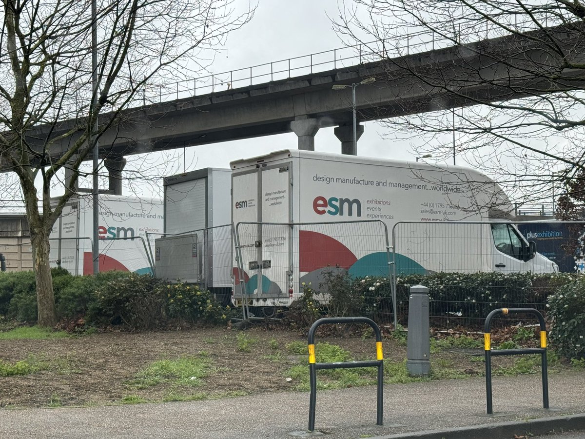 The most reassuring sight on arrival at an exhibition build. The professionals are here. 

It might be Mothering Sunday - but we’re at #oceanology raising stands for brands today. 

Have a great day all you mums out there 

#eventprofs #londonexcel #workingsunday #events