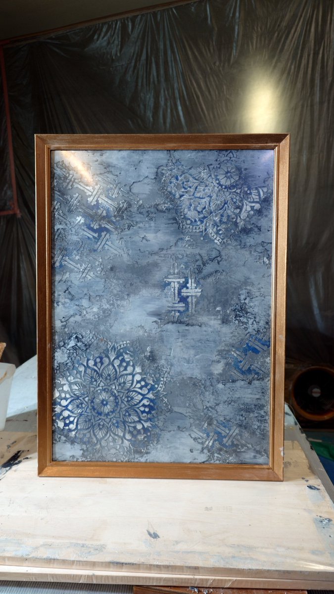 PaintArtNET's tweet image. ダイソーで購入した５００円の額縁に左官材の漆喰で意匠作品を制作してみました。
公開する最初の作品として記念に。

#特殊塗装  #漆喰　#stucco