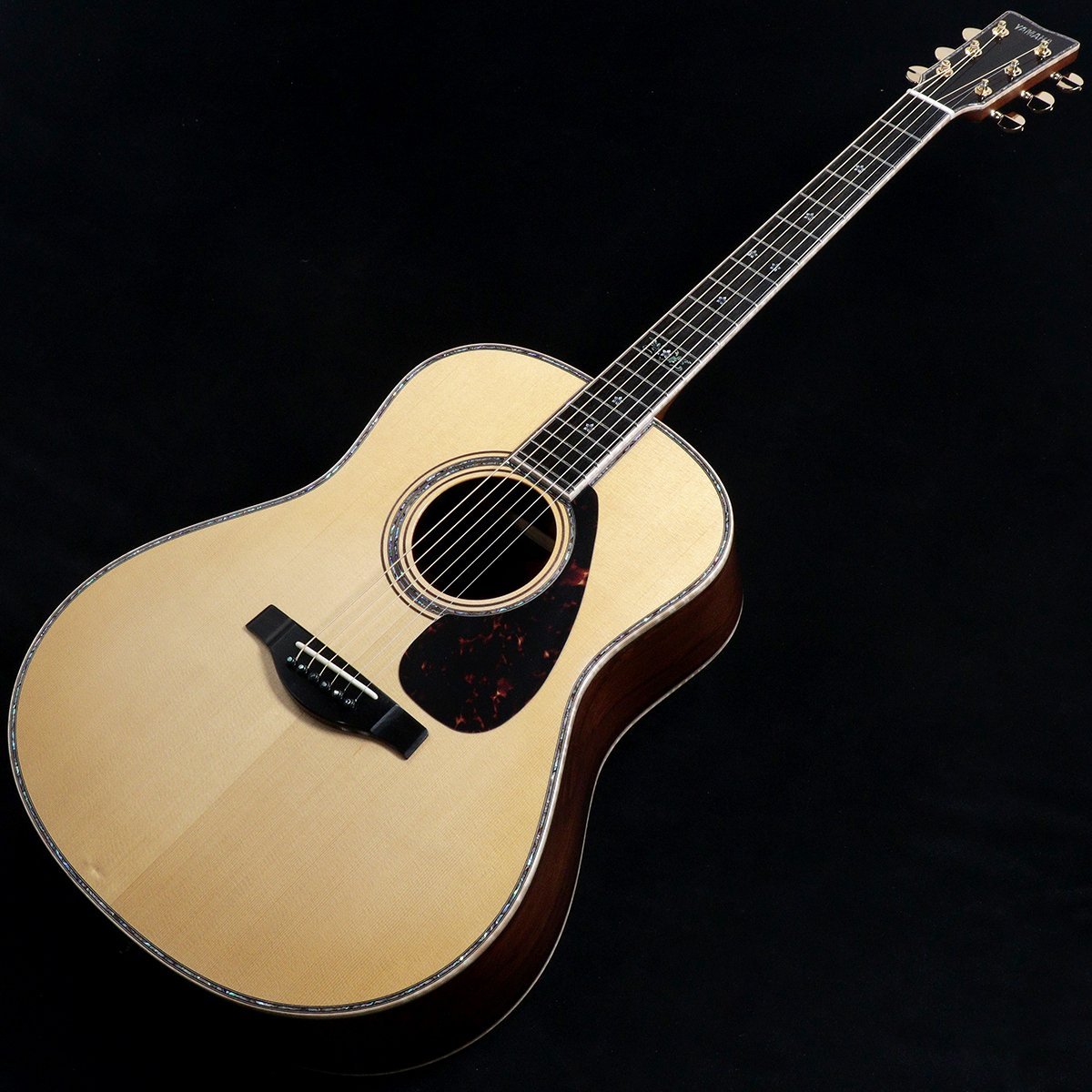 1484shibuya's tweet photo. 匠の技を感じさせる芸術的逸品、YAMAHA / LL86 CUSTOM A.R.E。弾く喜び、持つ喜びを満喫させてくれる逸品中の逸品です。
https://t.co/1lRJoC18dk
#Yamaha #LL86 #Custom https://t.co/JqJUWGFURP