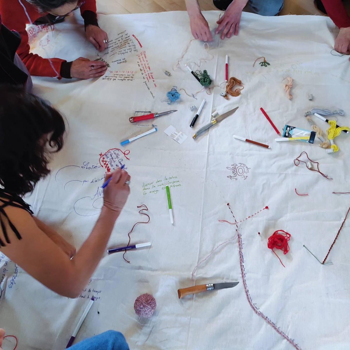 TodayArts's tweet photo. Co-creating workshop: The leading thread with Lilit Stepanyan 

Our website:
https://t.co/RfPabA3AmY

#cocreating #work #workshop #france #embrun #lilitstepanyan #pariahs #creativeeurope https://t.co/LaCIYfWJB1