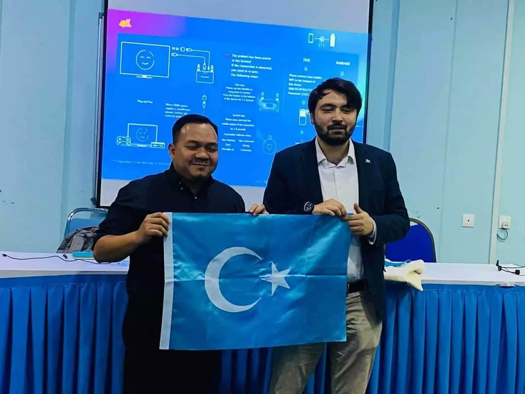 Malezya Milli Muslaman Talebeler Birliği (PKPİM) Malezya genelindeki bölge başkanların yönelik düzenlenen Eğitim Kampında Uluslararası Doğu Türkistan Stklar birliği Genel sekreteri Abdureşit EMİNHACİ Doğu Türkistan Meselesi ve çalışmaları müzakere etti. 
 <a href="/PKPIMalaysia/">PKPIM</a>