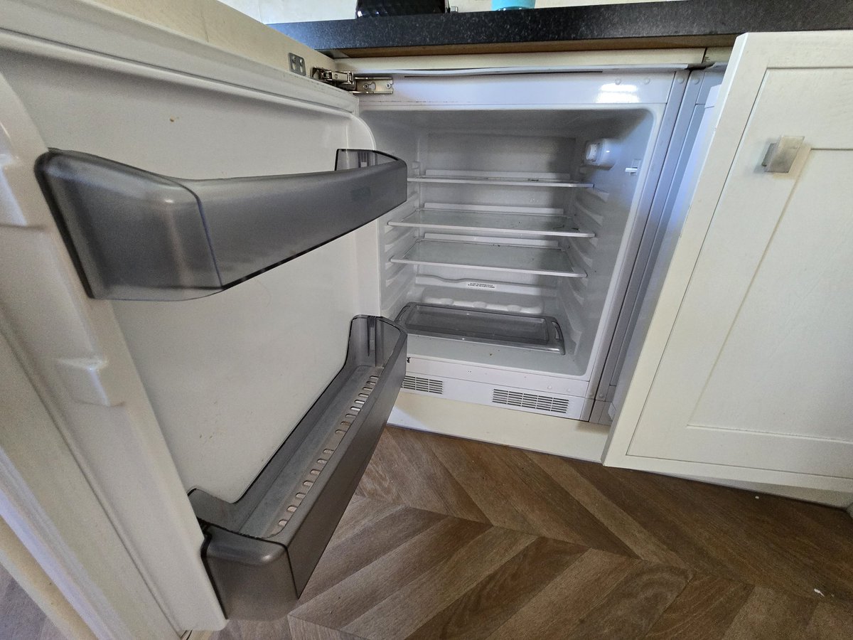 Ashkentcleaners's tweet photo. We offer a wide range of cleaning services to meet your needs. our team of professional cleaners will ensure your place is spotless and hygienic. We pride ourselves on our attention to detail, reliability, and commitment to customer satisfaction. Reach us at 01233541277 https://t.co/2rGNdVQrxs