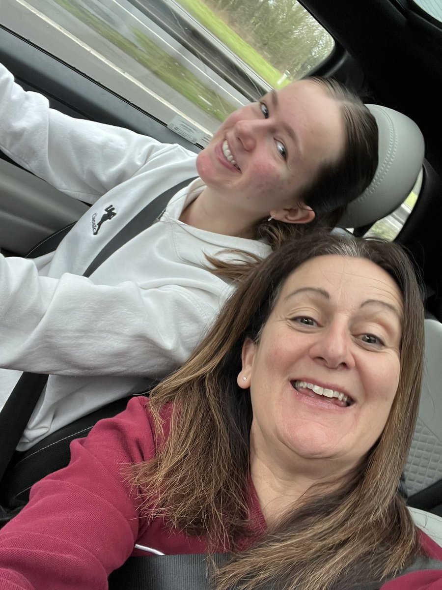 Julia Kay tweet media